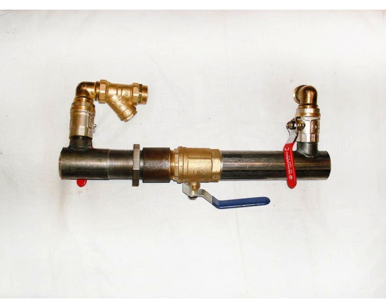 Байпас для циркуляционного насоса без крана. Байпасный клапан в системе отопления. Байбас. Байпас на отопление с насосом. Байпас на отопление.
